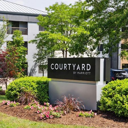Courtyard Burlington Williston Otel Dış mekan fotoğraf