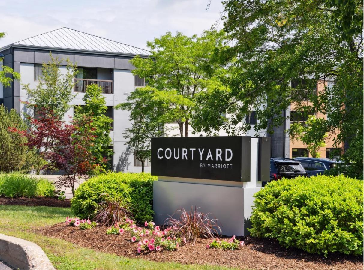 Courtyard Burlington Williston Otel Dış mekan fotoğraf