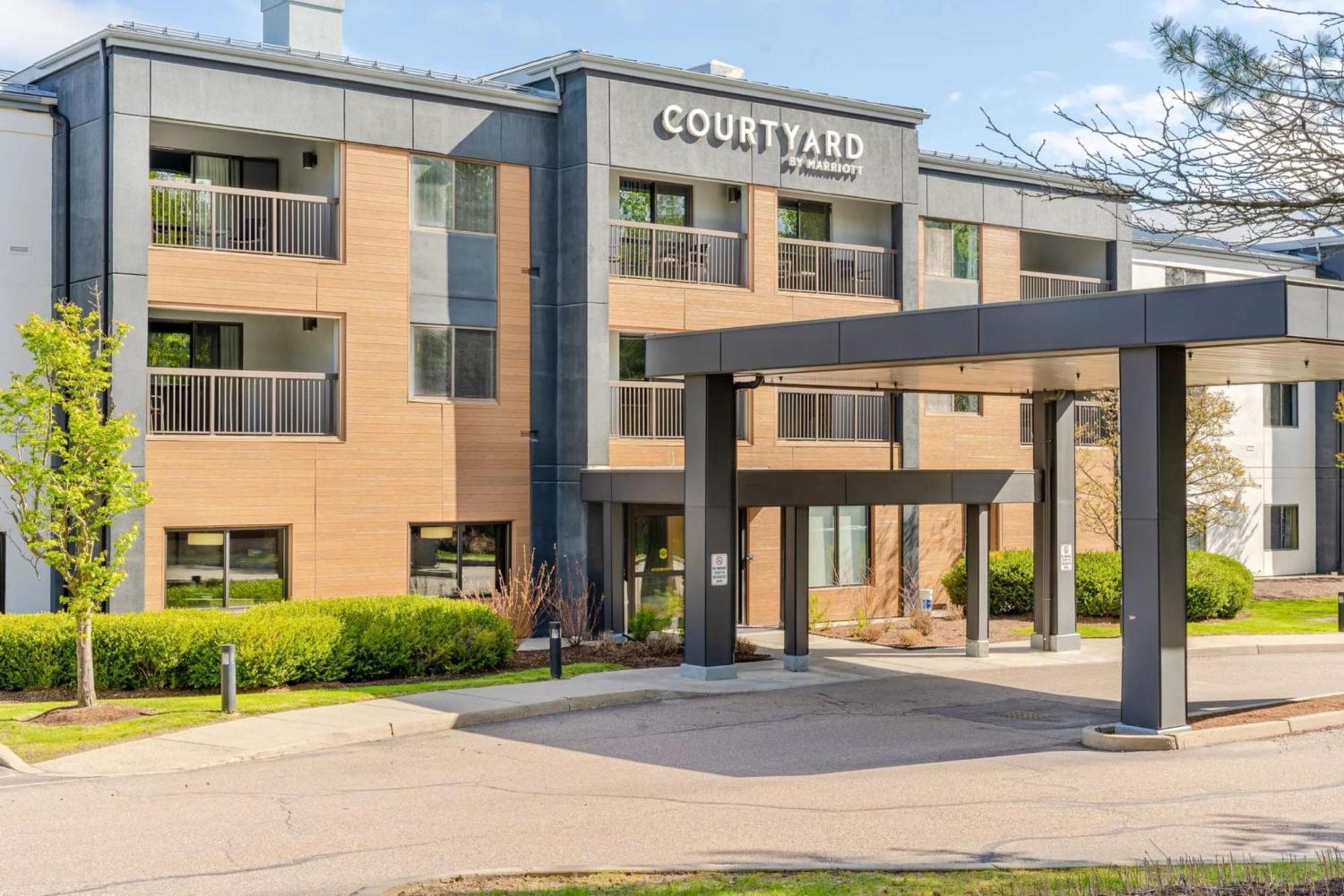 Courtyard Burlington Williston Otel Dış mekan fotoğraf