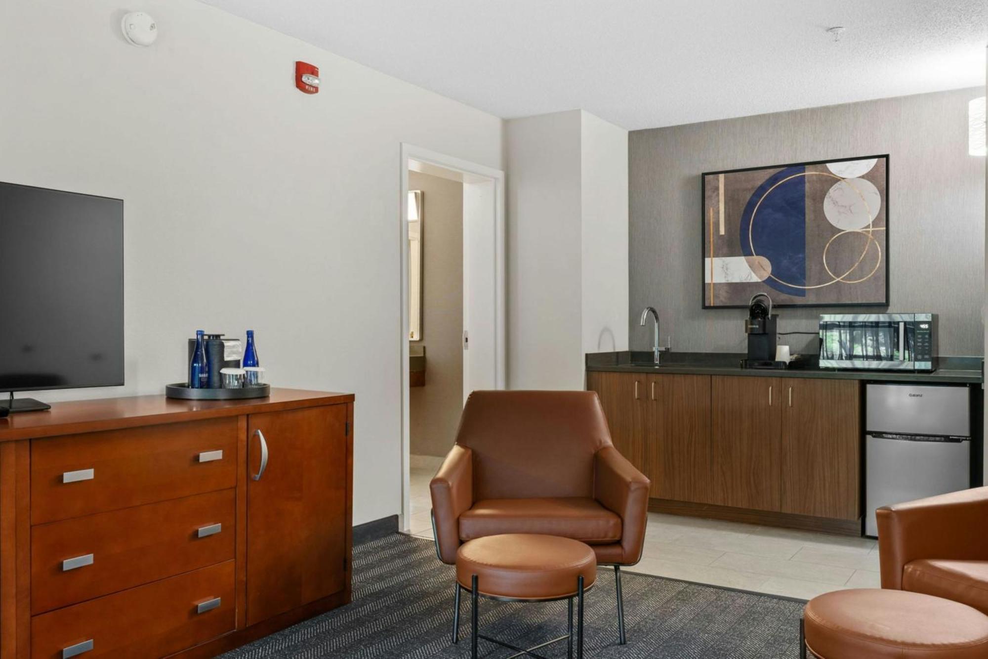 Courtyard Burlington Williston Otel Dış mekan fotoğraf