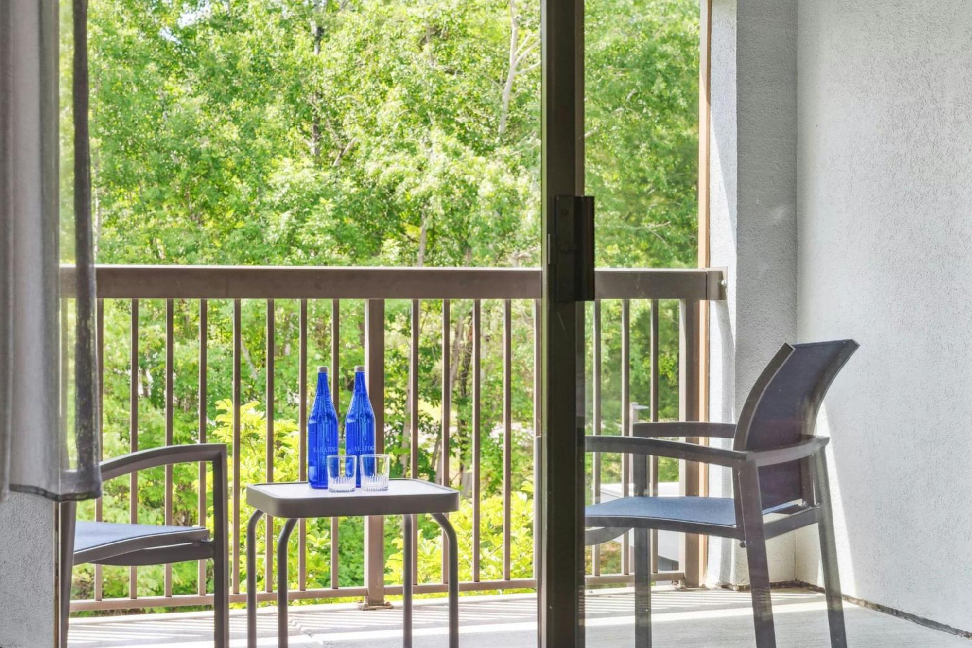 Courtyard Burlington Williston Otel Dış mekan fotoğraf