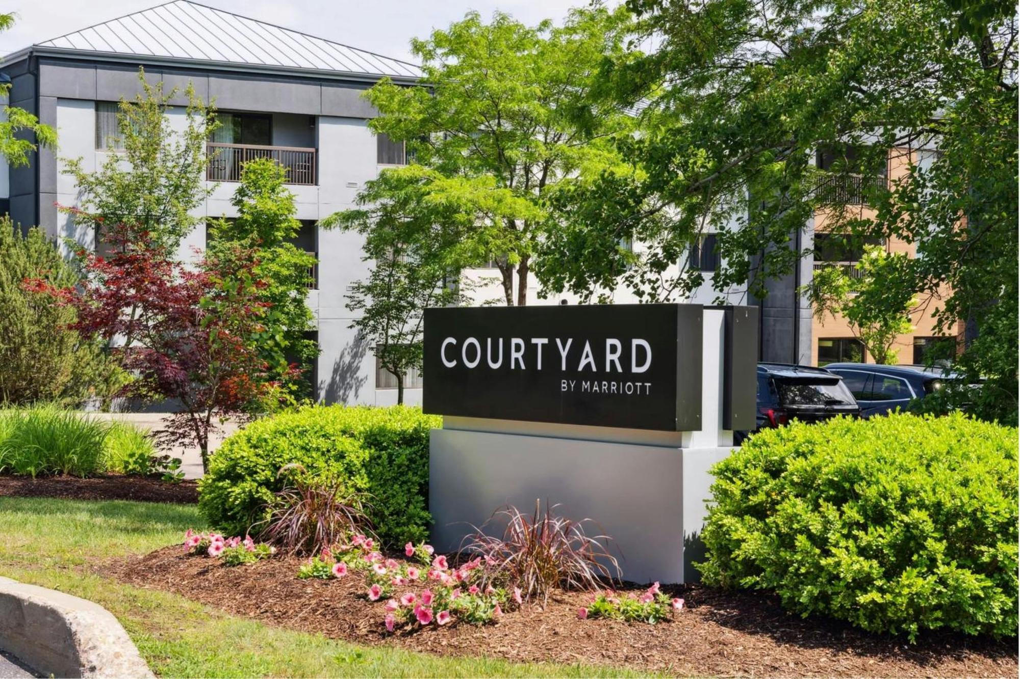 Courtyard Burlington Williston Otel Dış mekan fotoğraf