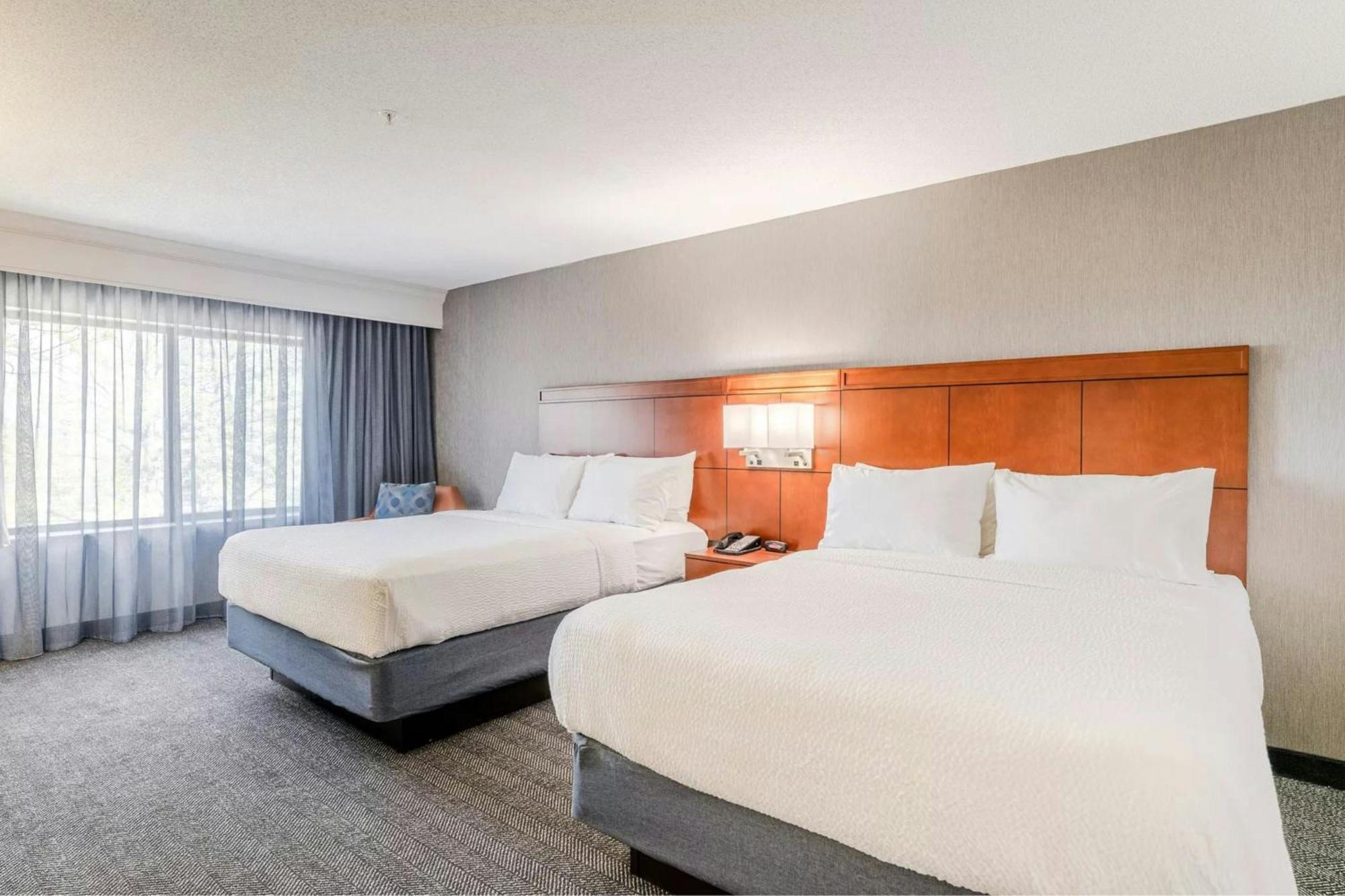 Courtyard Burlington Williston Otel Dış mekan fotoğraf