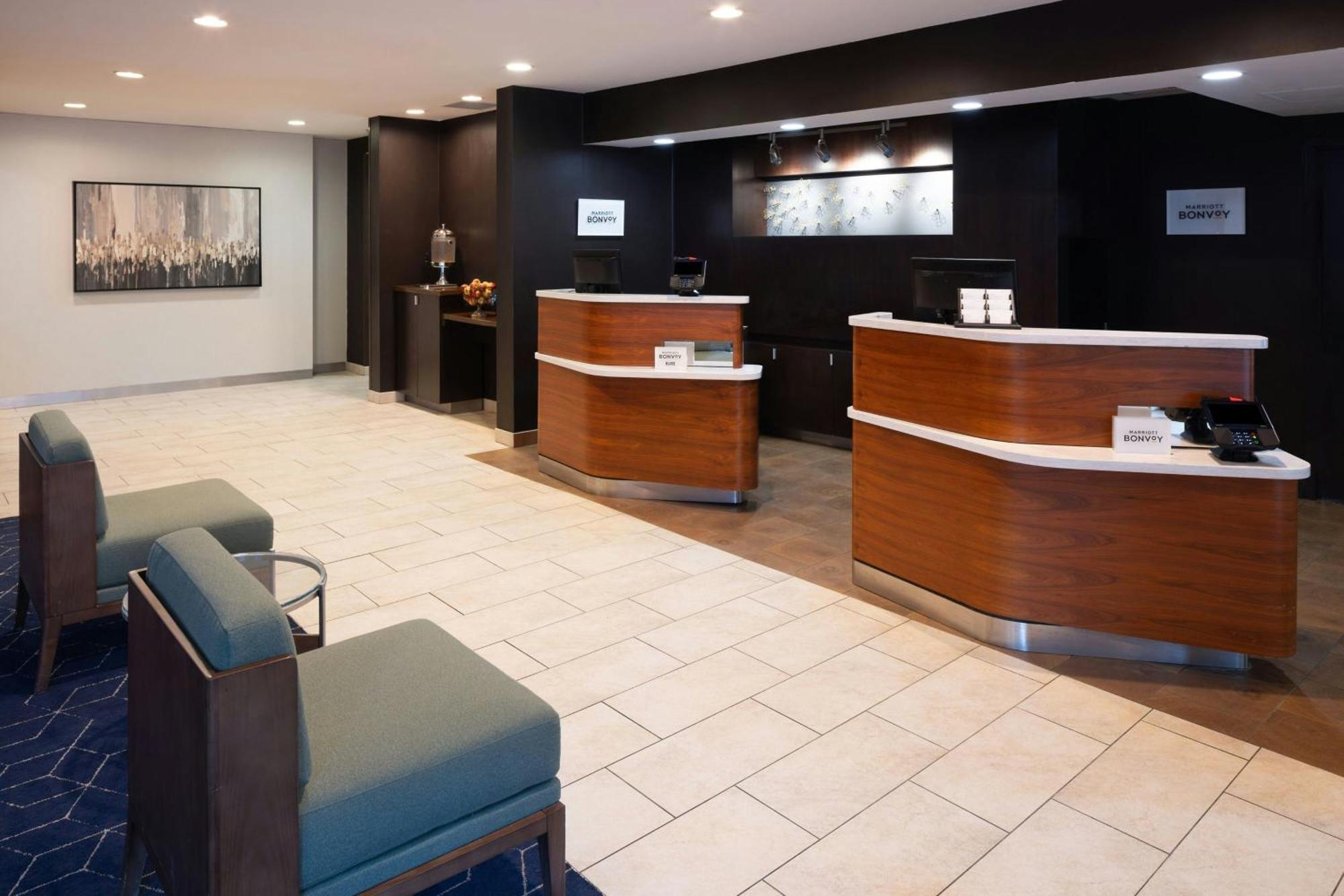 Courtyard Burlington Williston Otel Dış mekan fotoğraf