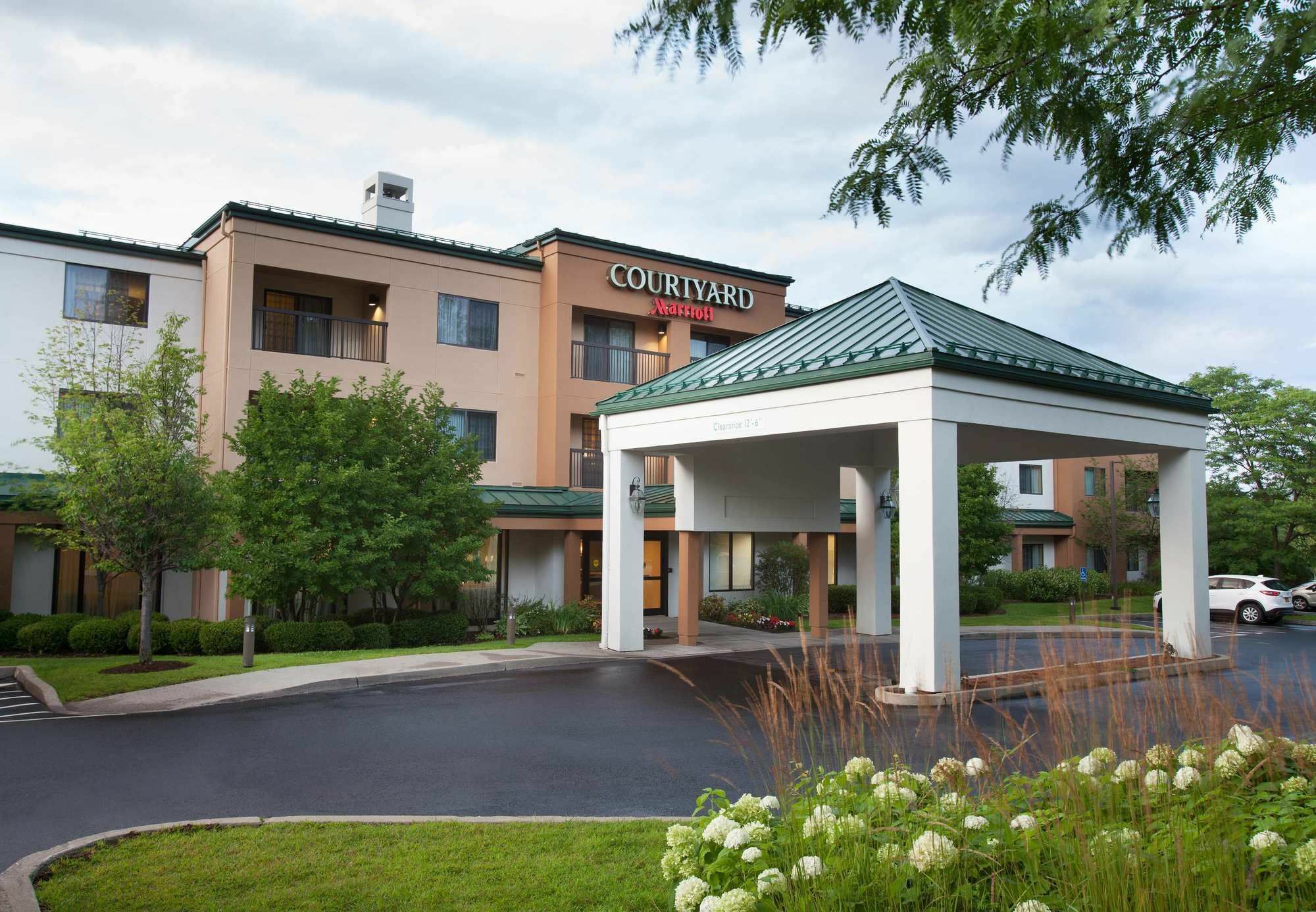 Courtyard Burlington Williston Otel Dış mekan fotoğraf